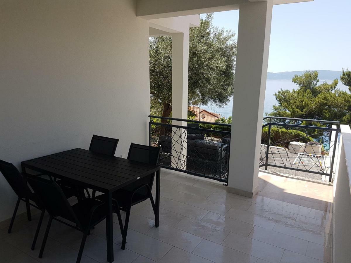 Sea View Apartment With A Huge Terrace Pisak Kültér fotó